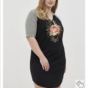 Like new torrid tshirt dress moon roses